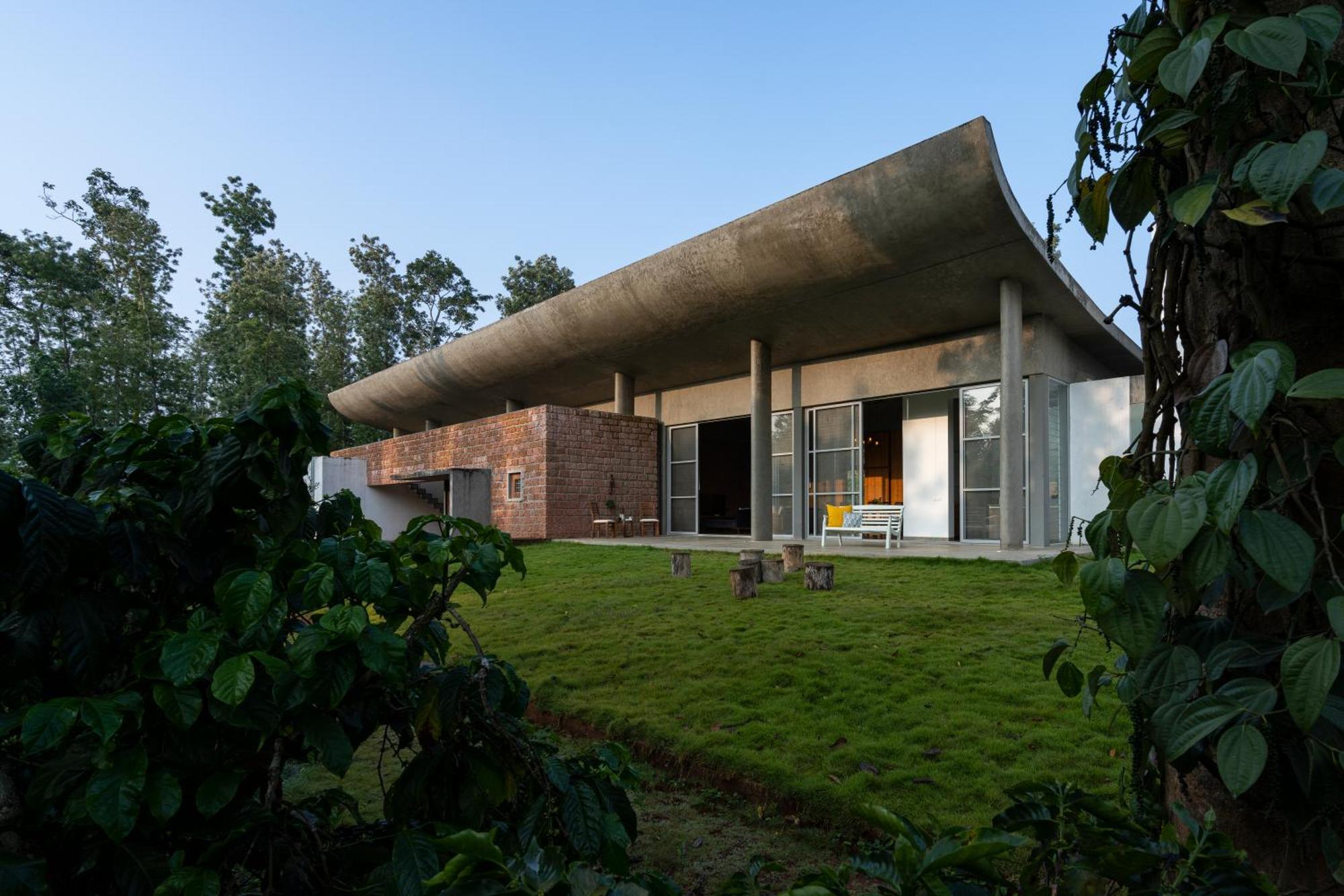 Saffronstays Cafella- A 3-Bdr Elliptical-Roof Villa In Chikmagalur Mudigere Экстерьер фото